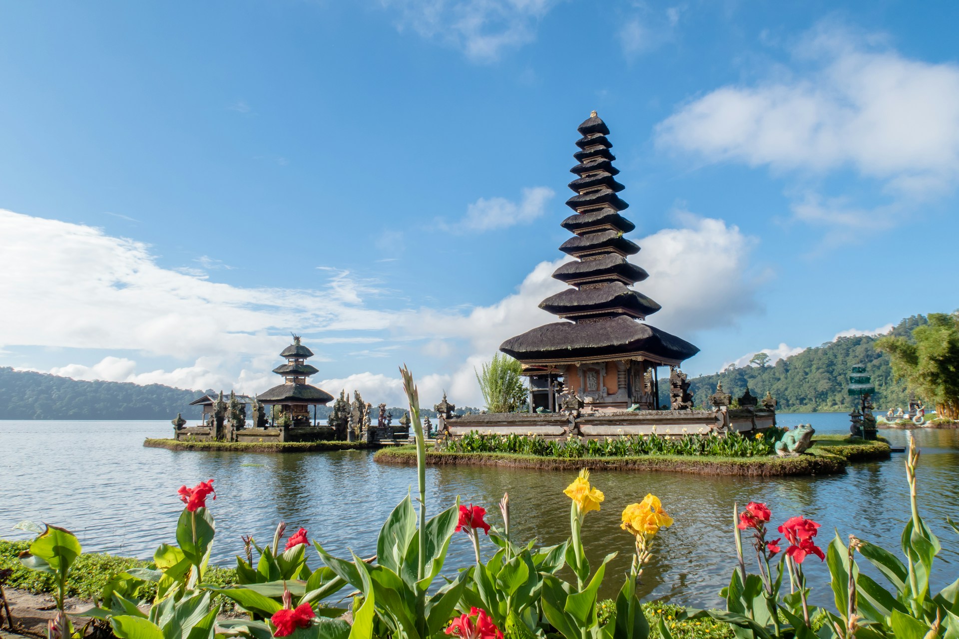 Read more about the article Bali Bliss: Island Adventures and Scenic Escapes