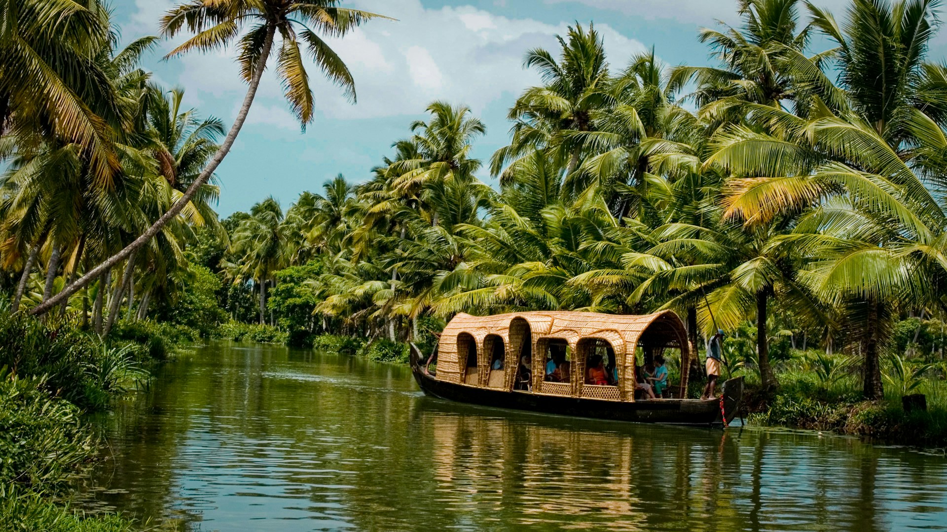 Read more about the article Experience the Ultimate Kerala Retreat